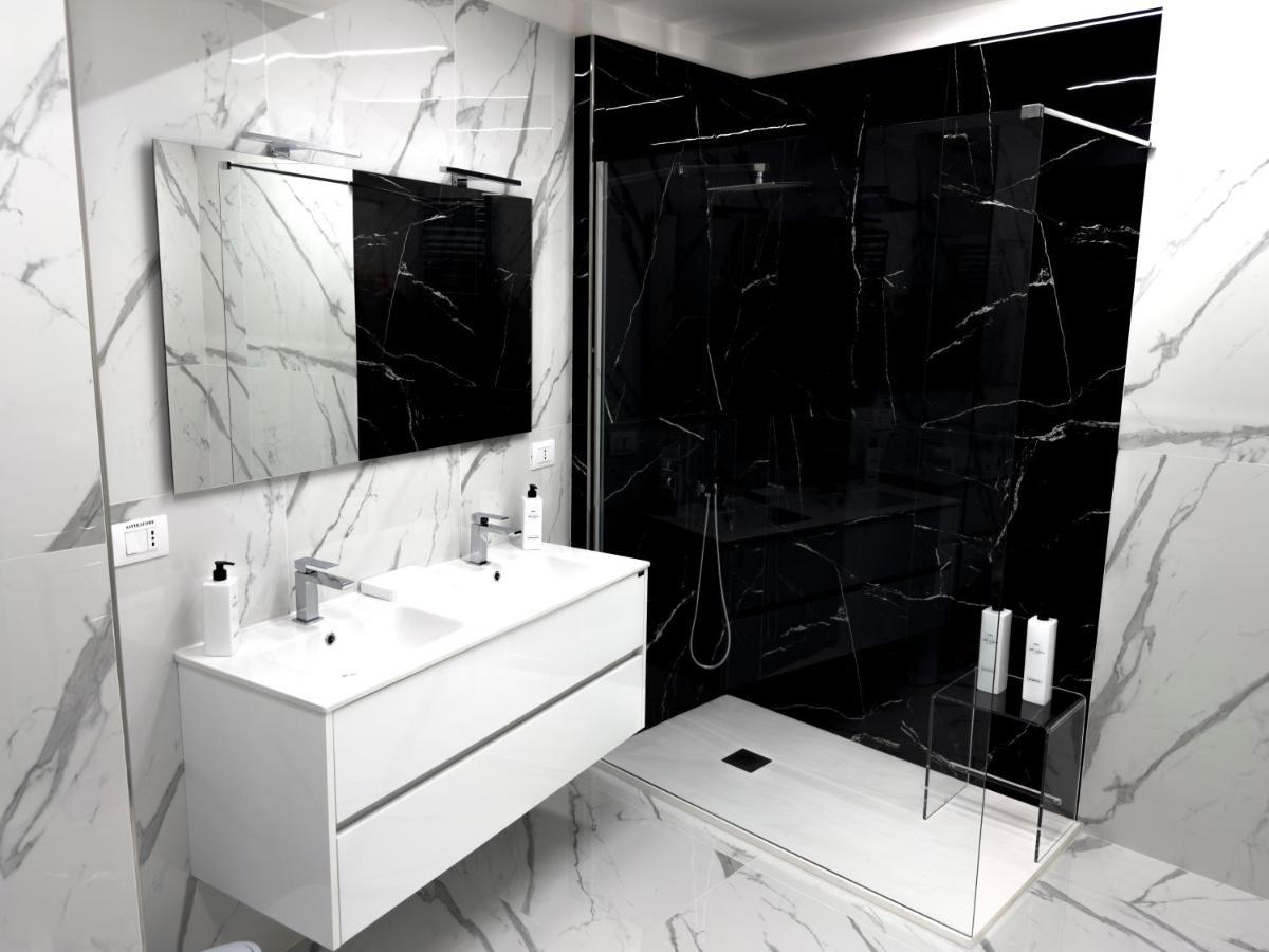 White Elegance Luxury B&B Caserta Bagian luar foto