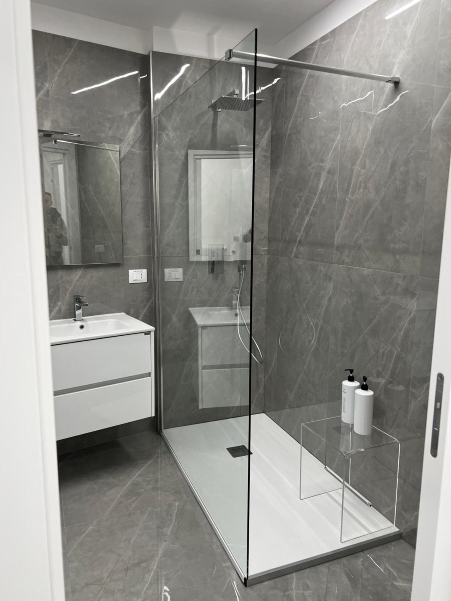 White Elegance Luxury B&B Caserta Bagian luar foto