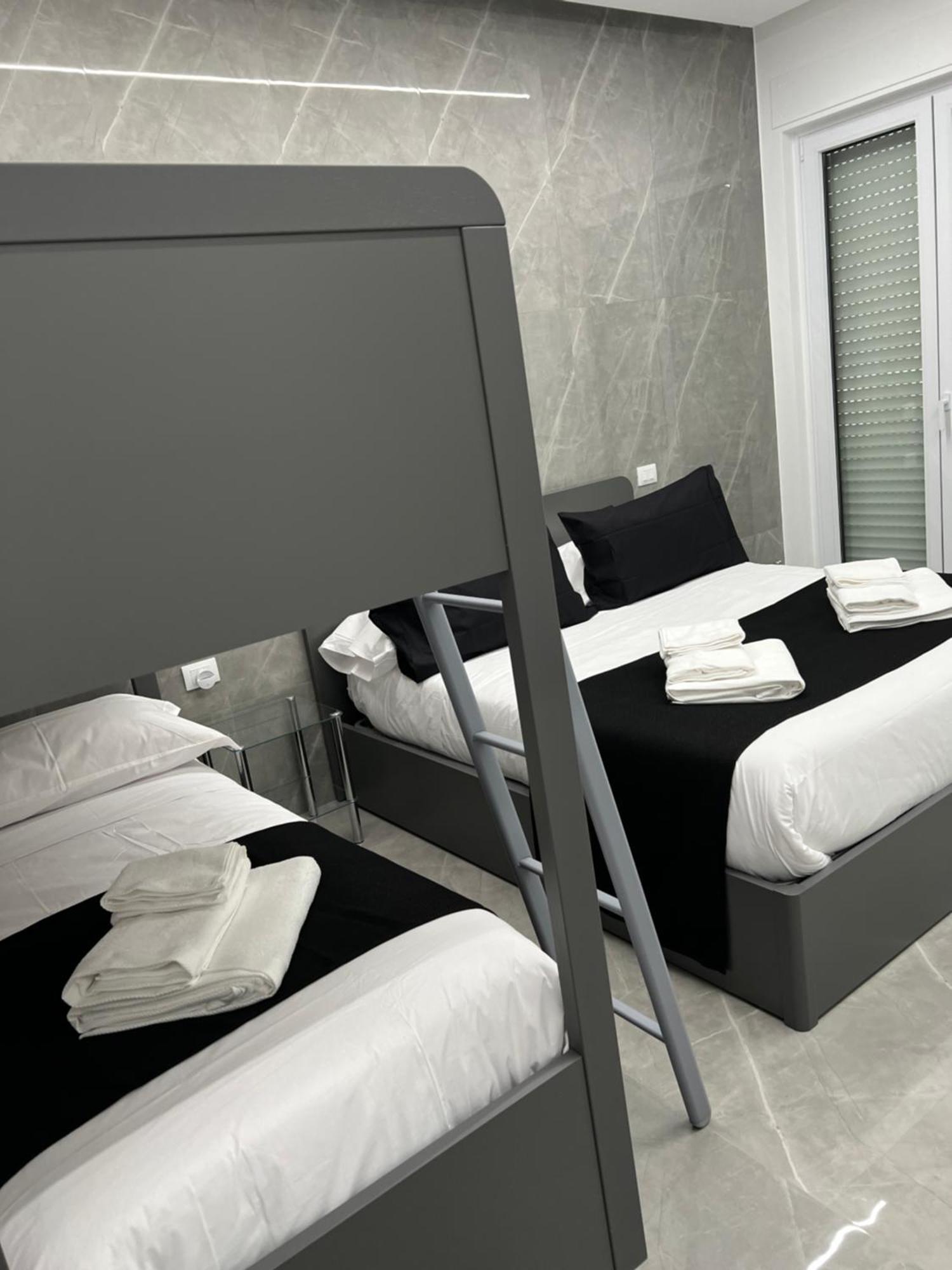 White Elegance Luxury B&B Caserta Bagian luar foto