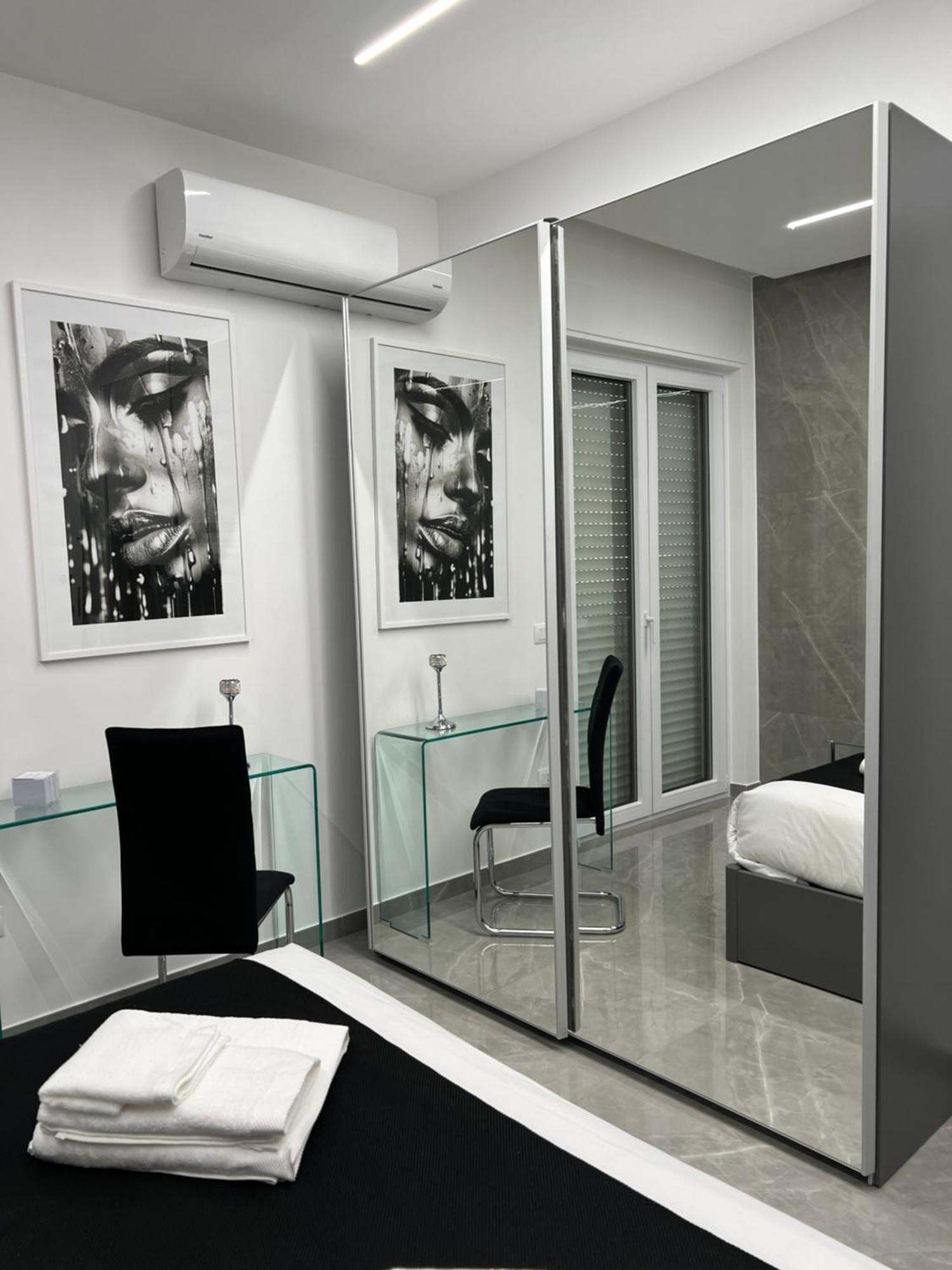 White Elegance Luxury B&B Caserta Bagian luar foto