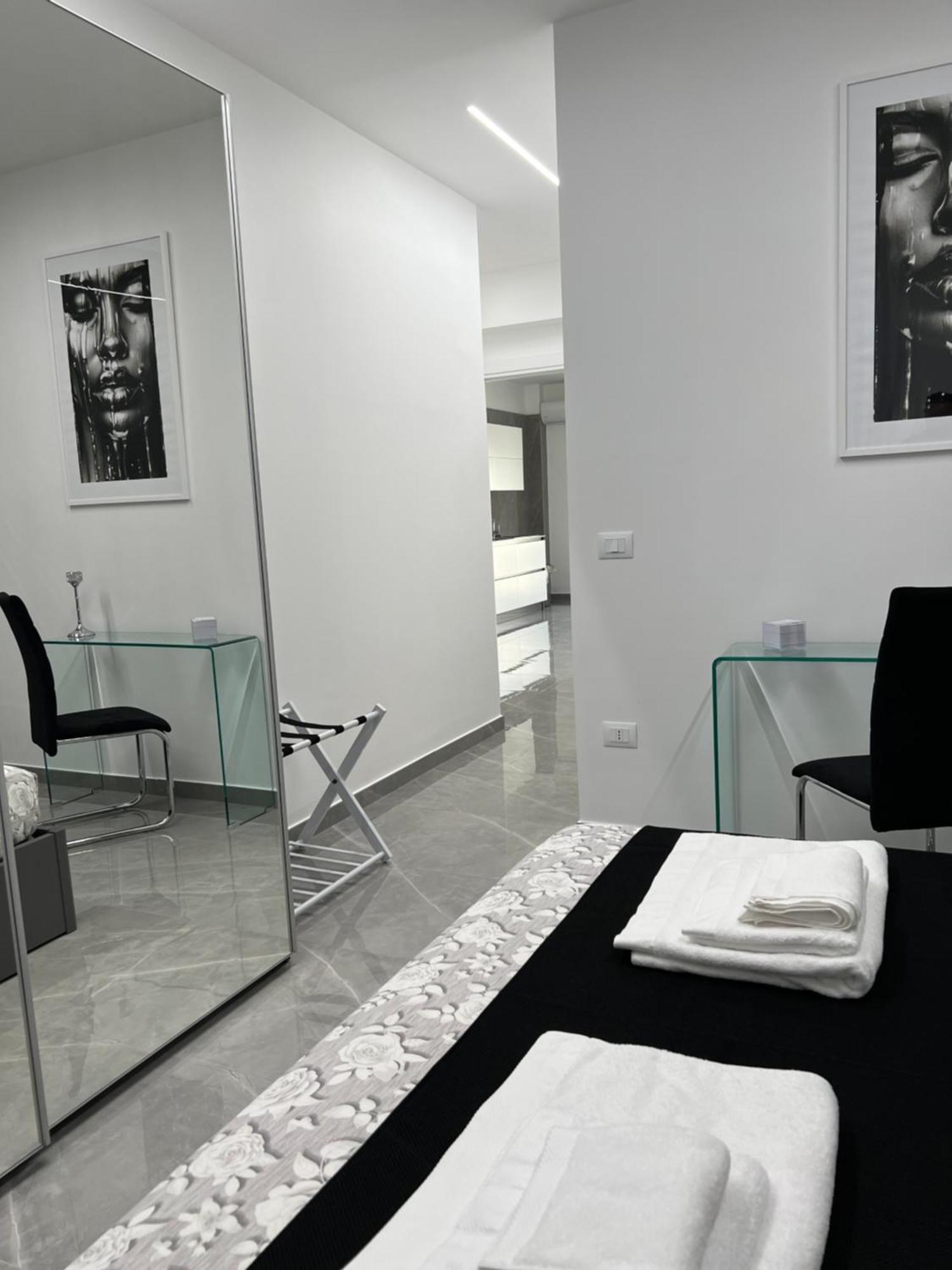 White Elegance Luxury B&B Caserta Bagian luar foto